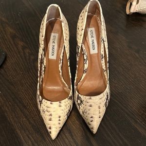 Steve Madden pumps